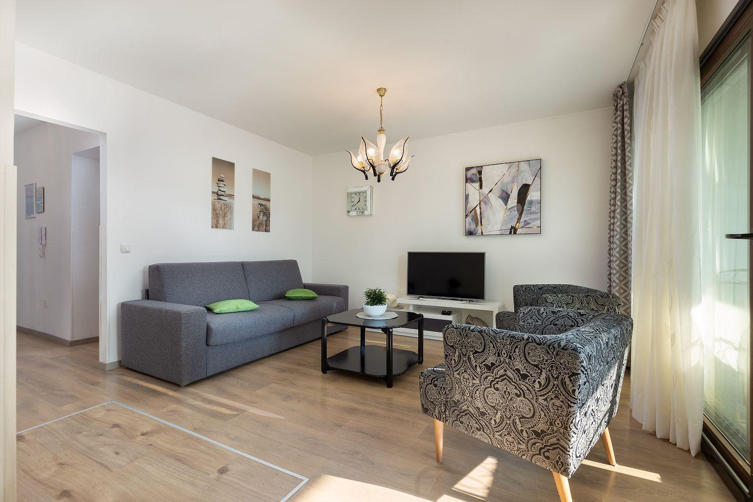 Neu Renovierte Ferienwohnung Mit Klima, Wlan, Terrasse Und Grill Pola Esterno foto