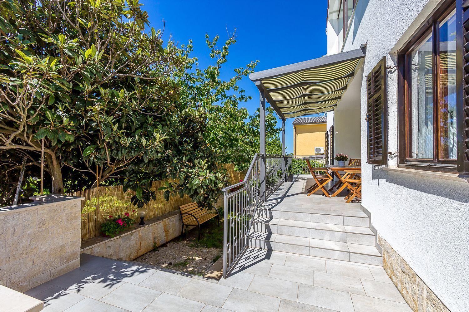 Neu Renovierte Ferienwohnung Mit Klima, Wlan, Terrasse Und Grill Pola Esterno foto