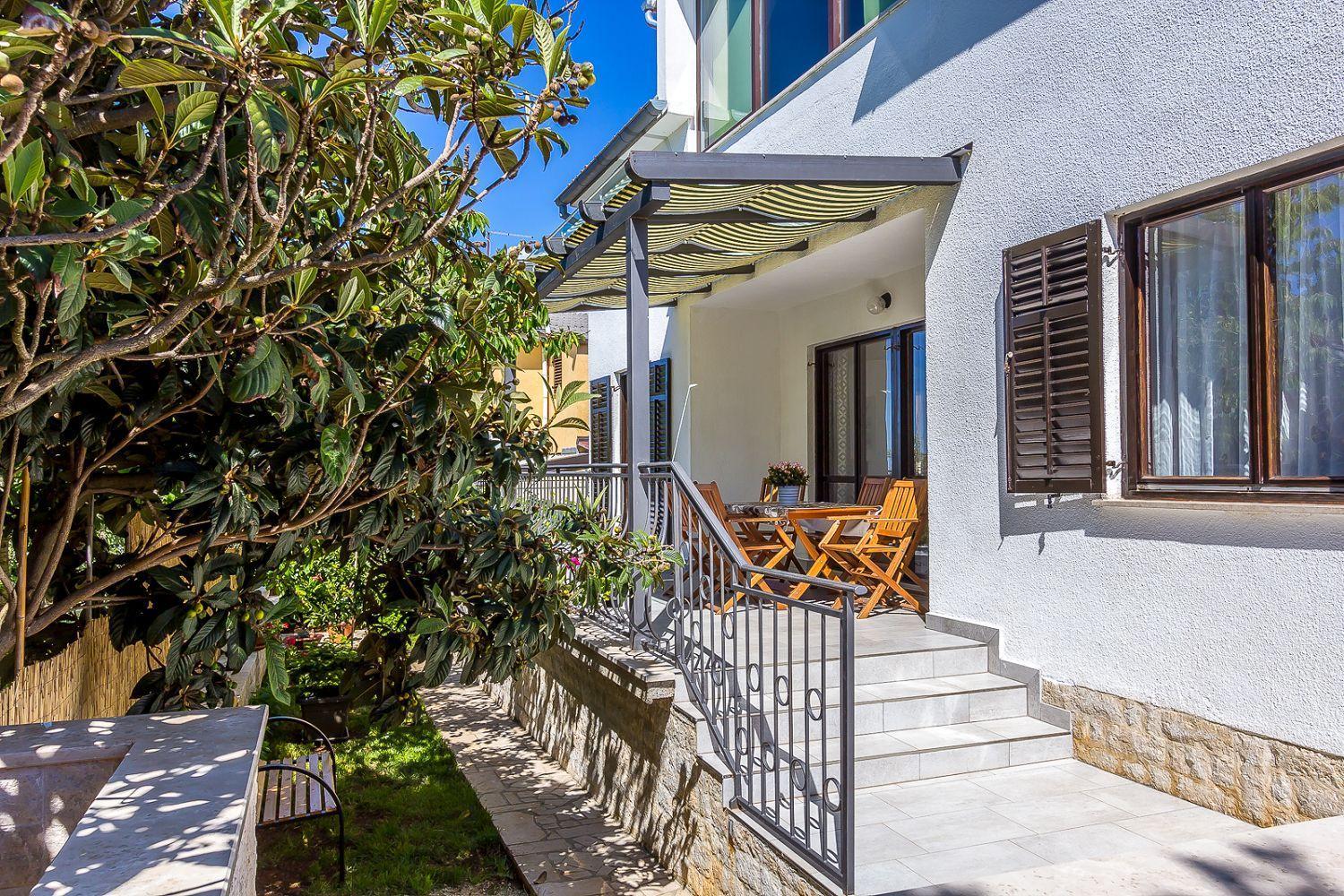 Neu Renovierte Ferienwohnung Mit Klima, Wlan, Terrasse Und Grill Pola Esterno foto